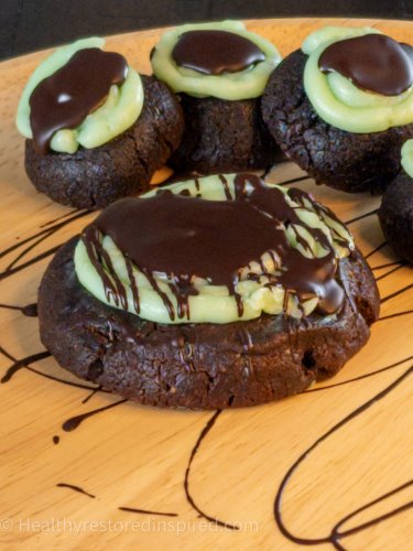 Mint Chocolate Cake Cookie: Crumbl Copycat